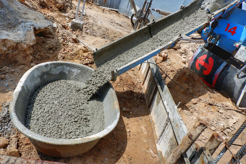 Как погодные условия влияют на свойства смесей с добавками при применении в строительстве